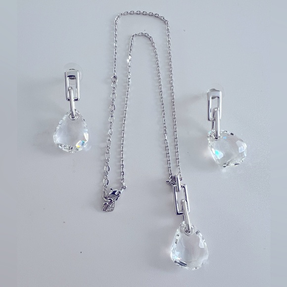 Swarovski Jewelry - Rare Modern Swarovski Crystal Set